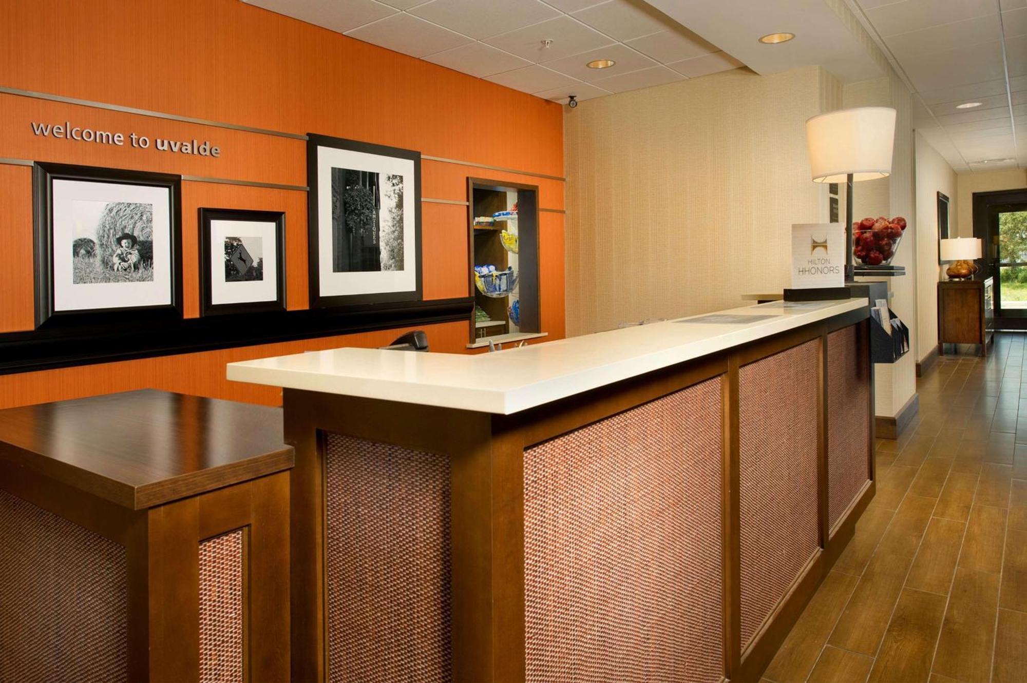 Hampton Inn Uvalde Buitenkant foto